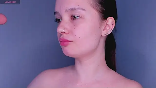 Snapshot of bitchpeace_ chatting on 04/18/26, 07:58 bitchpeace online show from 04/18/26, 07:58