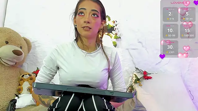 zorravioletta1 online show from 12/07/24, 03:30