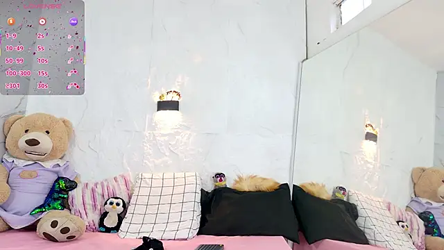 zorravioletta1 online show from 12/04/25, 12:03