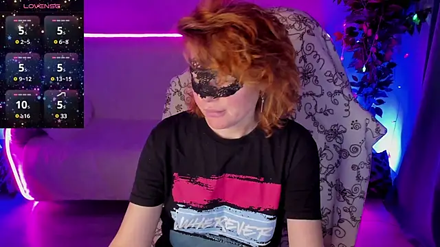 Snapshot of Sexy-Housewife chatting on 01/07/25, 04:05 Sexy-Housewife online show from 01/07/25, 04:05