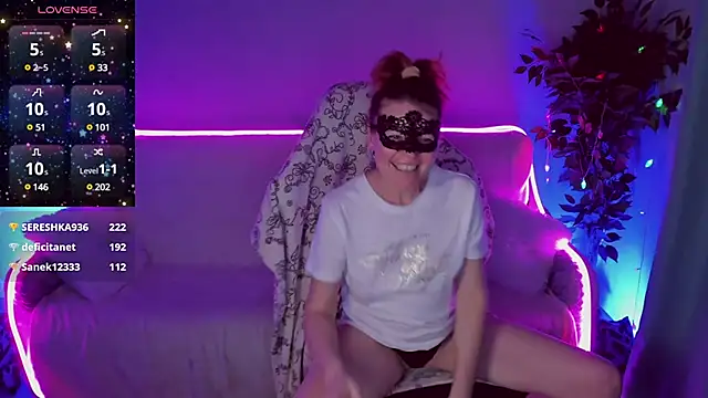 Snapshot of Sexy-Housewife chatting on 01/11/25, 07:16 Sexy-Housewife online show from 01/11/25, 07:16