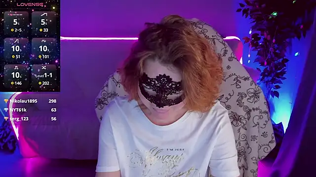 Snapshot of Sexy-Housewife chatting on 01/18/25, 01:29 Sexy-Housewife online show from 01/18/25, 01:29