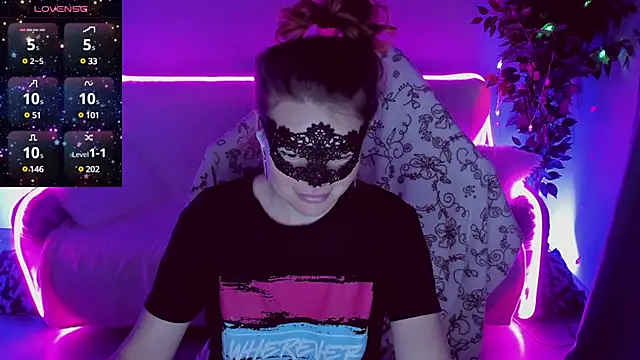 Snapshot of Sexy-Housewife chatting on 01/20/25, 03:50 Sexy-Housewife online show from 01/20/25, 03:50