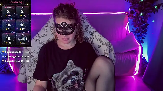 Snapshot of Sexy-Housewife chatting on 01/23/25, 10:33 Sexy-Housewife online show from 01/23/25, 10:33