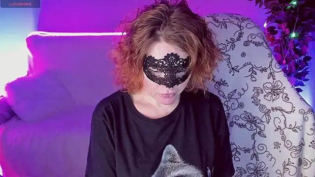 Snapshot of Sexy-Housewife chatting on 01/24/25, 07:49 Sexy-Housewife online show from 01/24/25, 07:49