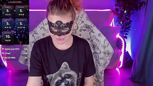 Snapshot of Sexy-Housewife chatting on 01/25/25, 01:54 Sexy-Housewife online show from 01/25/25, 01:54