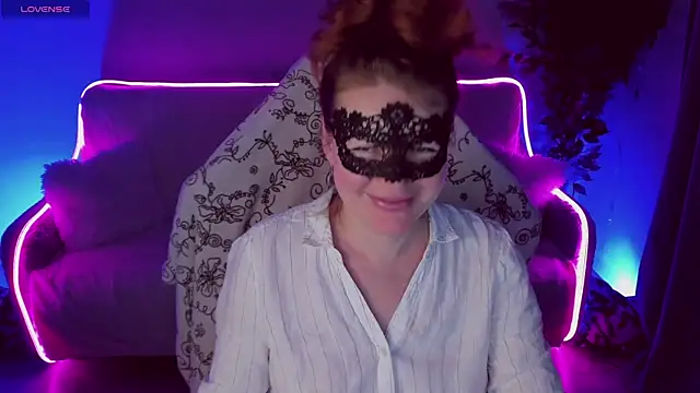 Snapshot of Sexy-Housewife chatting on 03/06/25, 12:52 Sexy-Housewife online show from 03/06/25, 12:52