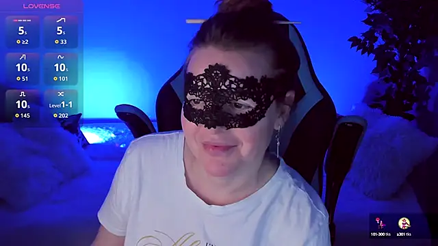 Snapshot of Sexy-Housewife chatting on 09/29/25, 07:19 Sexy-Housewife online show from 09/29/25, 07:19