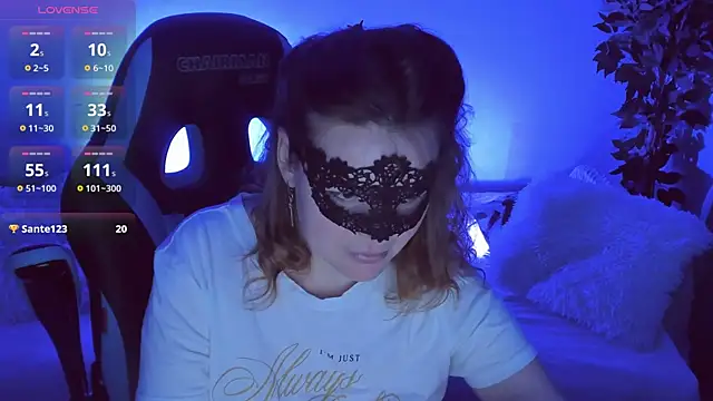 Snapshot of Sexy-Housewife chatting on 10/07/25, 07:22 Sexy-Housewife online show from 10/07/25, 07:22