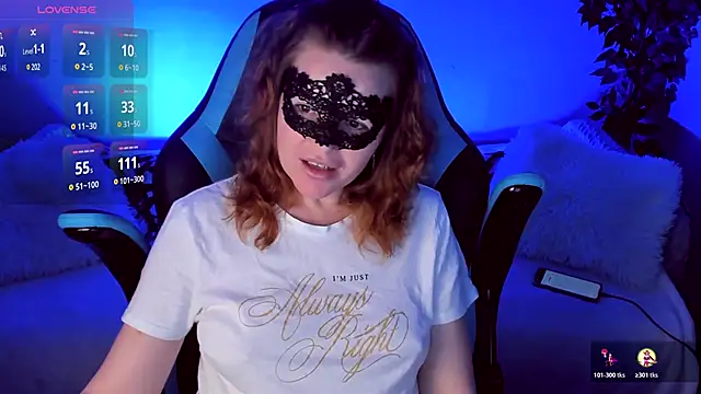 Snapshot of Sexy-Housewife chatting on 10/20/25, 07:36 Sexy-Housewife online show from 10/20/25, 07:36