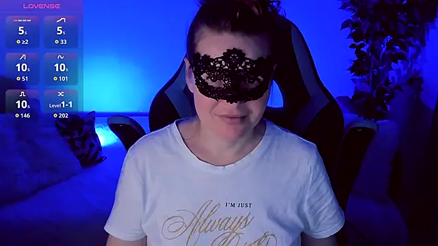 Snapshot of Sexy-Housewife chatting on 10/28/25, 07:27 Sexy-Housewife online show from 10/28/25, 07:27