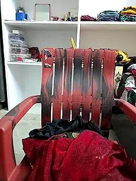 Snapshot of Swapna_143 chatting on 03/08/26, 05:17 Swapna 143 online show from 03/08/26, 05:17