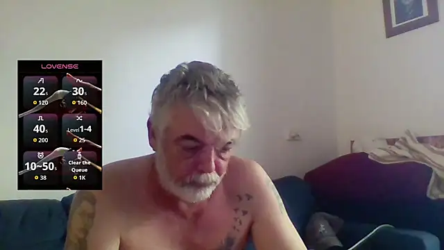 Snapshot of Skoona73 chatting on 04/13/26, 01:44 Skoona73 online show from 04/13/26, 01:44