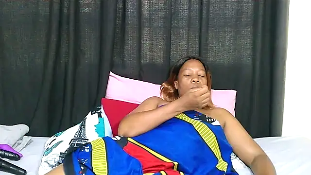 DIRTYTALKINQUEEN online show from 01/24/25, 04:39