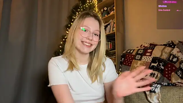 HoneyAudrey online show from 12/08/24, 11:29