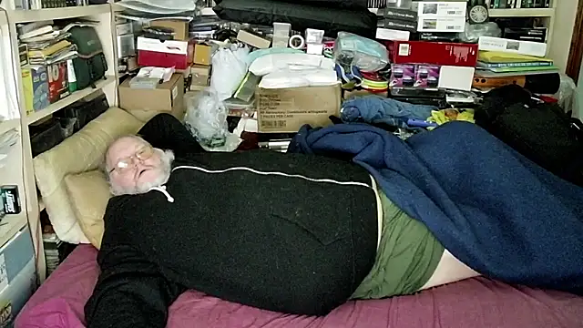 hadeszeuss2 online show from 12/18/24, 08:47