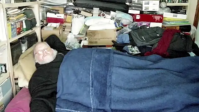 hadeszeuss2 online show from 12/19/24, 04:46