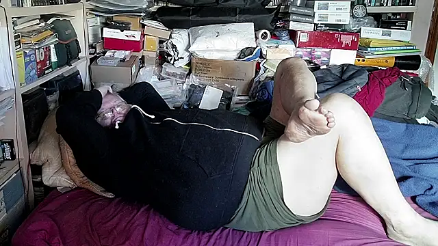 hadeszeuss2 online show from 12/20/24, 01:33