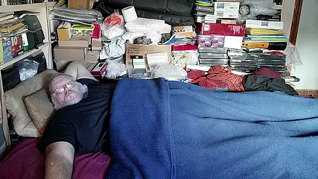 hadeszeuss2 online show from 01/15/25, 02:24