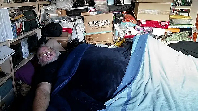 hadeszeuss2 online show from 01/12/26, 02:55