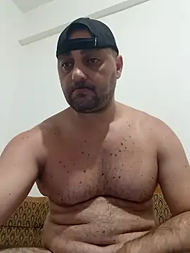 Snapshot of Mirkoxxx@xh chatting on 06/24/26, 07:13 Mirkoxxxxh online show from 06/24/26, 07:13