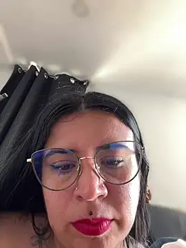 Snapshot of Devilsweet17 chatting on 03/21/26, 08:01 Devilsweet17 online show from 03/21/26, 08:01