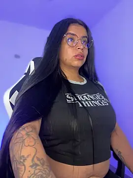 Snapshot of Devilsweet17 chatting on 03/24/26, 01:43 Devilsweet17 online show from 03/24/26, 01:43