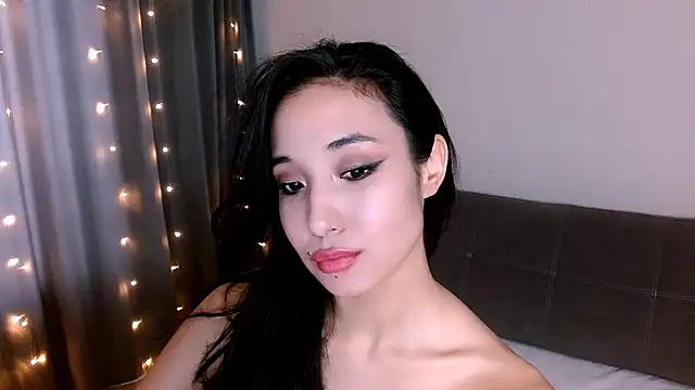 Snapshot of Li_noen chatting on 02/05/25, 04:37 Li noen online show from 02/05/25, 04:37