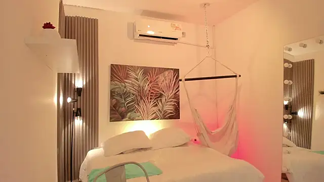 emma alice  online show from 11/17/25, 12:11