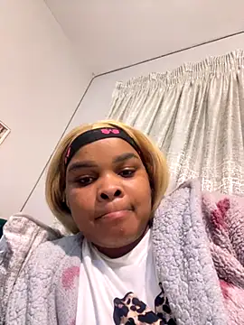 Snapshot of NaughtyKelly28 chatting on 10/20/25, 08:53 NaughtyKelly28 online show from 10/20/25, 08:53