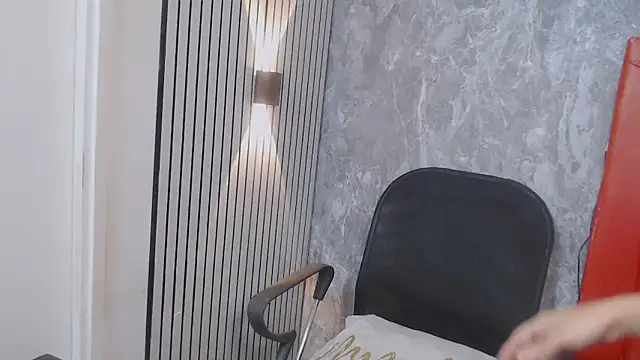 Snapshot of sophia__sweet1 chatting on 03/08/26, 03:32 sophia sweet1 online show from 03/08/26, 03:32