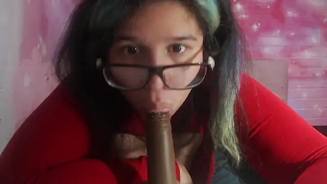 Snapshot of selenablairx chatting on 02/05/25, 10:19 selenablairx online show from 02/05/25, 10:19