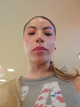Snapshot of Karen_San_Miguel chatting on 04/26/26, 10:07 Karen San Miguel online show from 04/26/26, 10:07