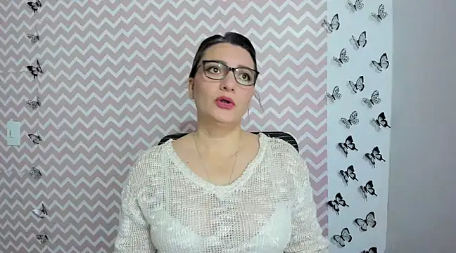 Snapshot of Amie_Adams82_ chatting on 12/17/24, 05:36 Amie Adams82 online show from 12/17/24, 05:36