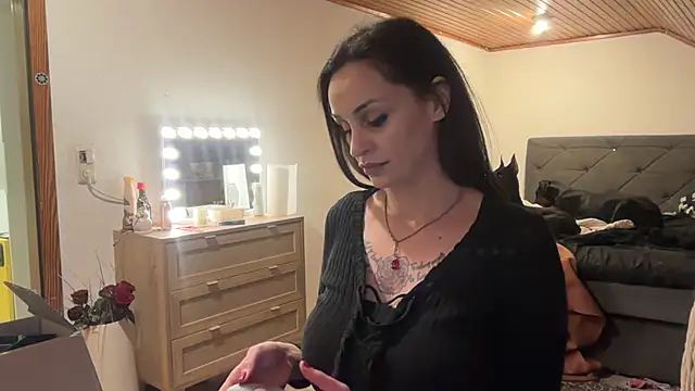 JeSuisUnTapin online show from 02/02/26, 06:17