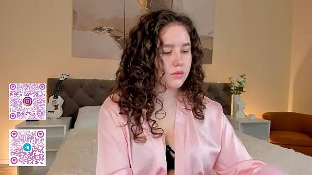 Ariella Sol online show from 09/17/25, 07:32