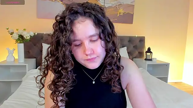 Snapshot of Ariella_Sol chatting on 06/14/26, 09:22 Ariella Sol online show from 06/14/26, 09:22