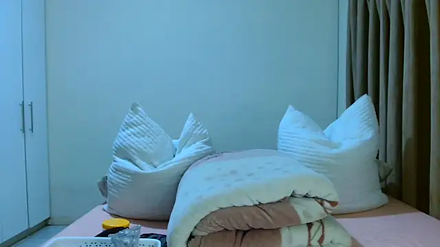 Snapshot of ALEXABOUJEE95 chatting on 02/21/26, 03:51 ALEXABOUJEE95 online show from 02/21/26, 03:51