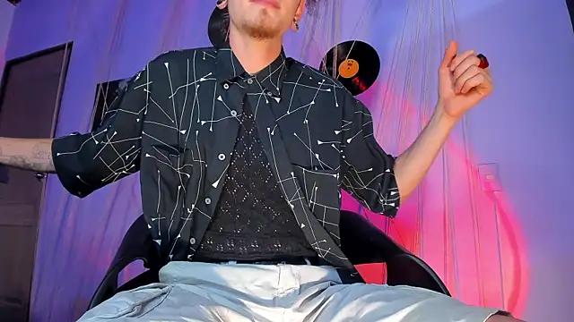 Snapshot of MrShaggy chatting on 01/24/25, 09:37 MrShaggy online show from 01/24/25, 09:37