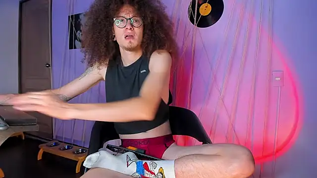 Snapshot of MrShaggy chatting on 01/27/25, 11:22 MrShaggy online show from 01/27/25, 11:22