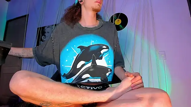 Snapshot of MrShaggy chatting on 01/29/25, 10:22 MrShaggy online show from 01/29/25, 10:22