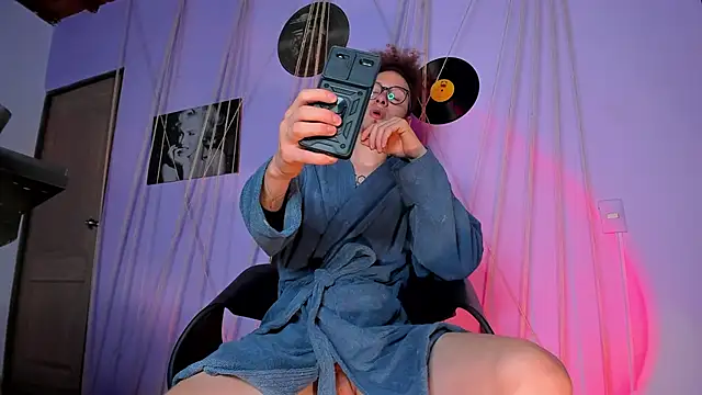 Snapshot of MrShaggy chatting on 02/03/25, 09:52 MrShaggy online show from 02/03/25, 09:52