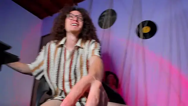 Snapshot of MrShaggy chatting on 02/25/25, 10:29 MrShaggy online show from 02/25/25, 10:29