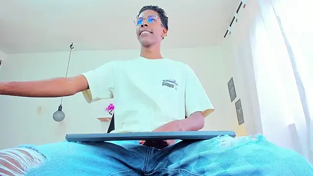 maiki18  online show from 01/21/25, 01:22