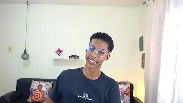 maiki18  online show from 02/05/25, 05:42