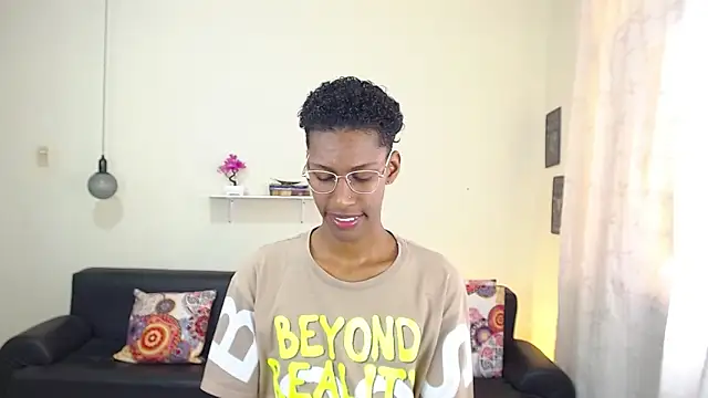 maiki18  online show from 02/06/25, 01:21