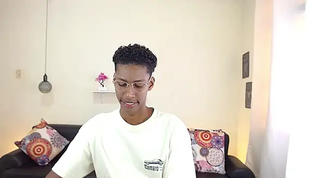 maiki18  online show from 02/08/25, 01:54