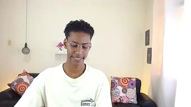 maiki18  online show from 02/08/25, 04:57