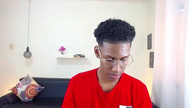 maiki18  online show from 02/10/25, 08:00