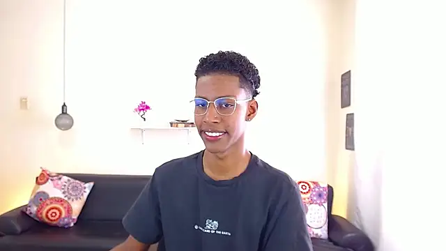 maiki18  online show from 02/13/25, 01:59